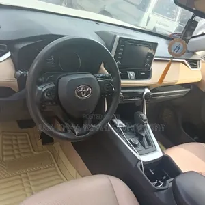 Toyota RAV4 Hybrid 2023 White