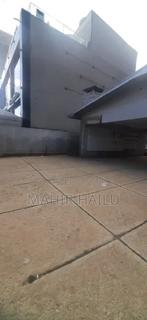 4bdrm House in Real, Bole for rent