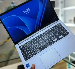 New Laptop Asus VivoBook 15 X505BA 16GB Intel Core i7 SSD 512GB