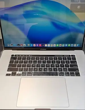 New Laptop Apple MacBook Pro 2019 16GB Intel Core i7 SSD 512GB
