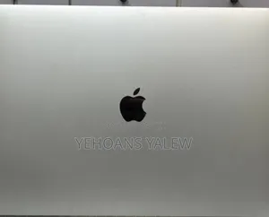 New Laptop Apple MacBook Pro 2018 16GB Intel Core i7 SSD 256GB