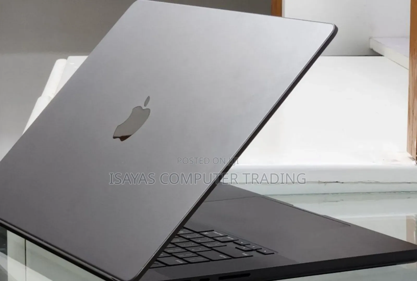 New Apple MacBook Pro 2024 M3 Max 16-inch 32GB Apple M4 Max SSD 1T