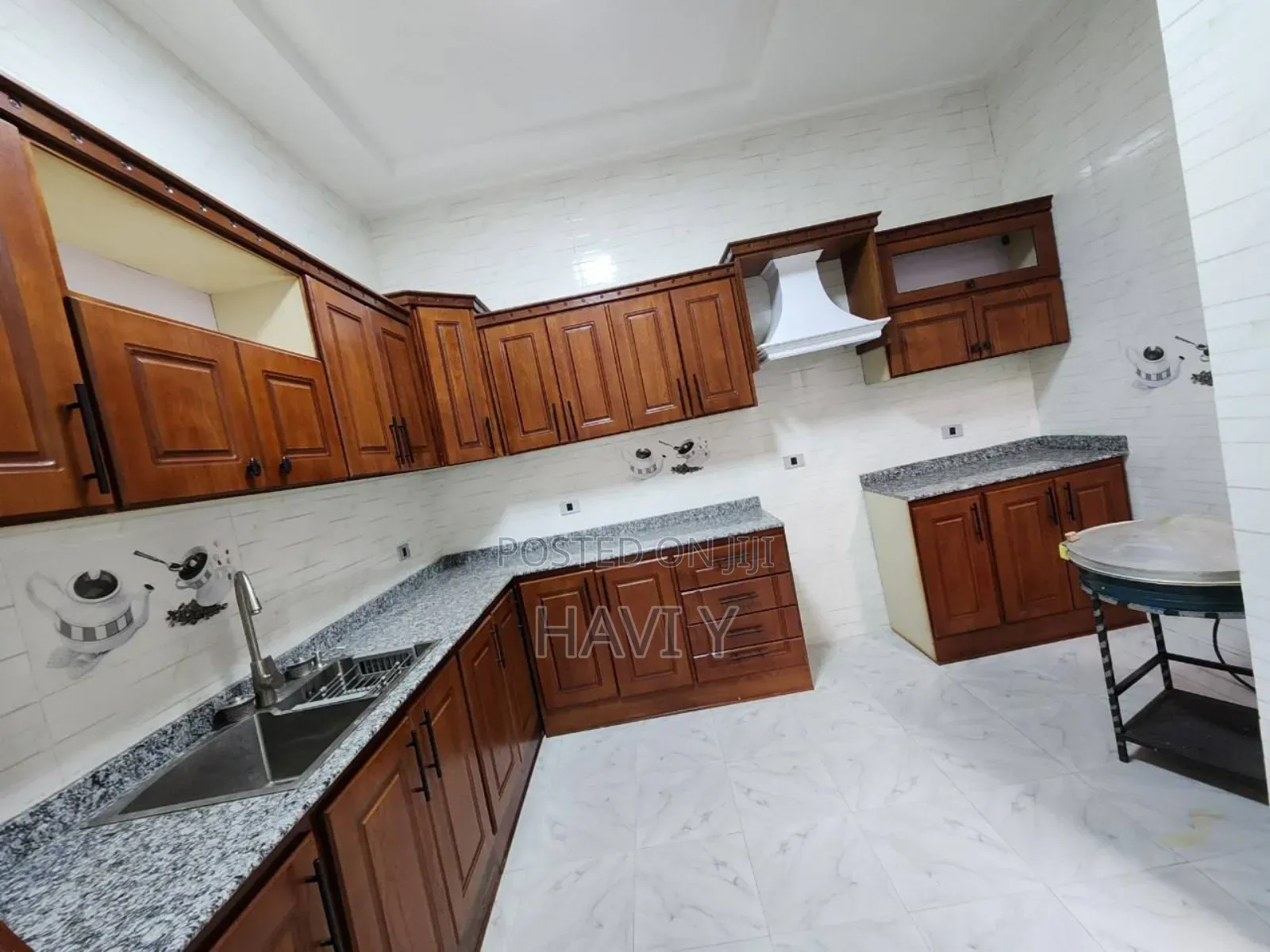 Furnished 8bdrm House in Akaky Kaliti for sale