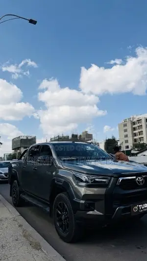 Toyota Hilux 2022 Silver