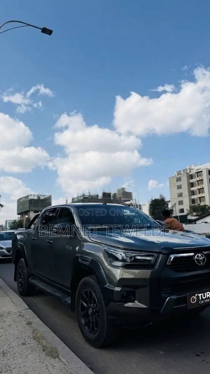 Toyota Hilux 2022 Silver