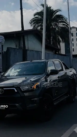 Toyota Hilux 2022 Silver