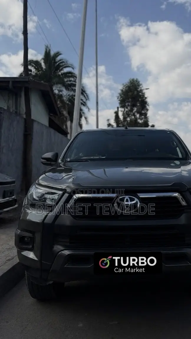 Toyota Hilux 2022 Silver