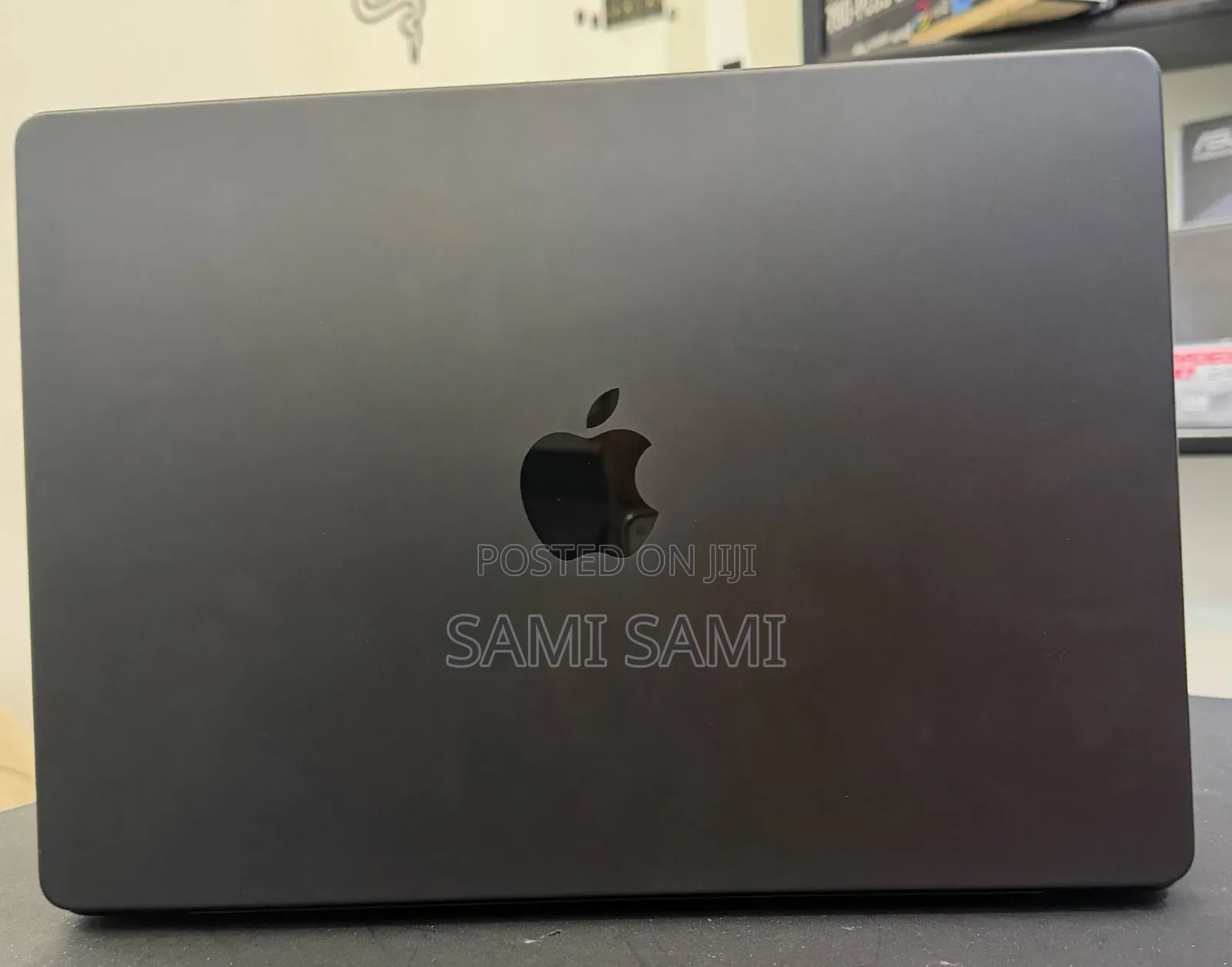 New Apple MacBook Pro 2023 M3 14-inch 18GB Apple M3 Pro SSD 512GB