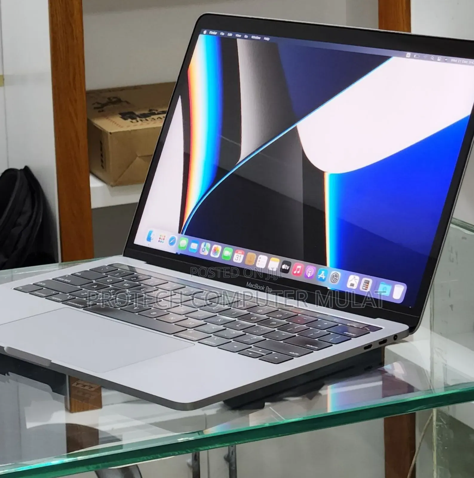 New Laptop Apple MacBook Pro M1 16GB Apple M1 SSD 256GB