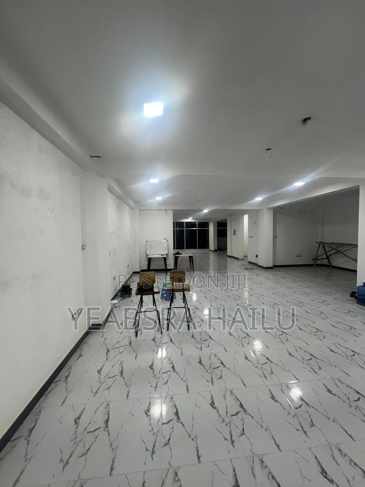 189m2 First-floor Business Space Near Summit Fire Station