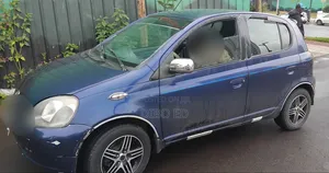 Toyota Vitz 2000 Blue