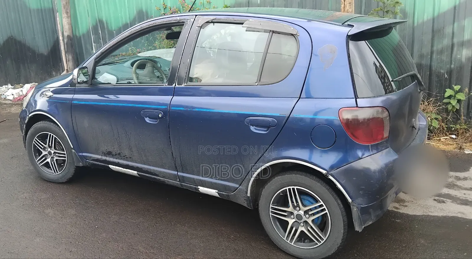 Toyota Vitz 2000 Blue