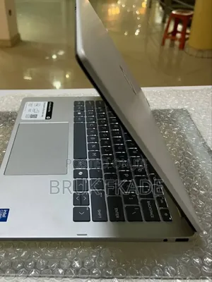New Laptop HP OmniBook 5 14" 16GB Intel Core 7 SSD 512GB