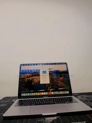 New Laptop Apple MacBook Pro 2022 M2 8GB Apple M2 Ultra SSD 256GB