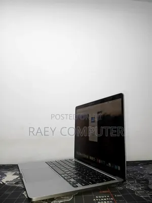 New Laptop Apple MacBook Pro 2022 M2 8GB Apple M2 Ultra SSD 256GB