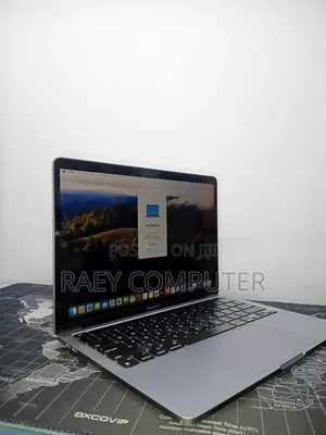 New Laptop Apple MacBook Pro 2022 M2 8GB Apple M2 Ultra SSD 256GB