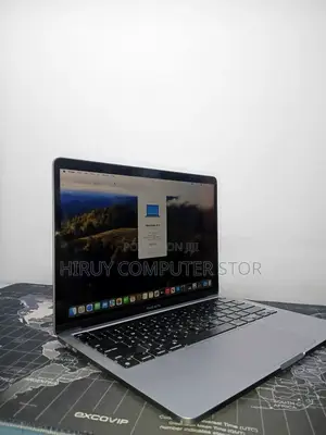 New Laptop Apple MacBook Pro 2022 M2 8GB Apple M2 Ultra SSD 256GB