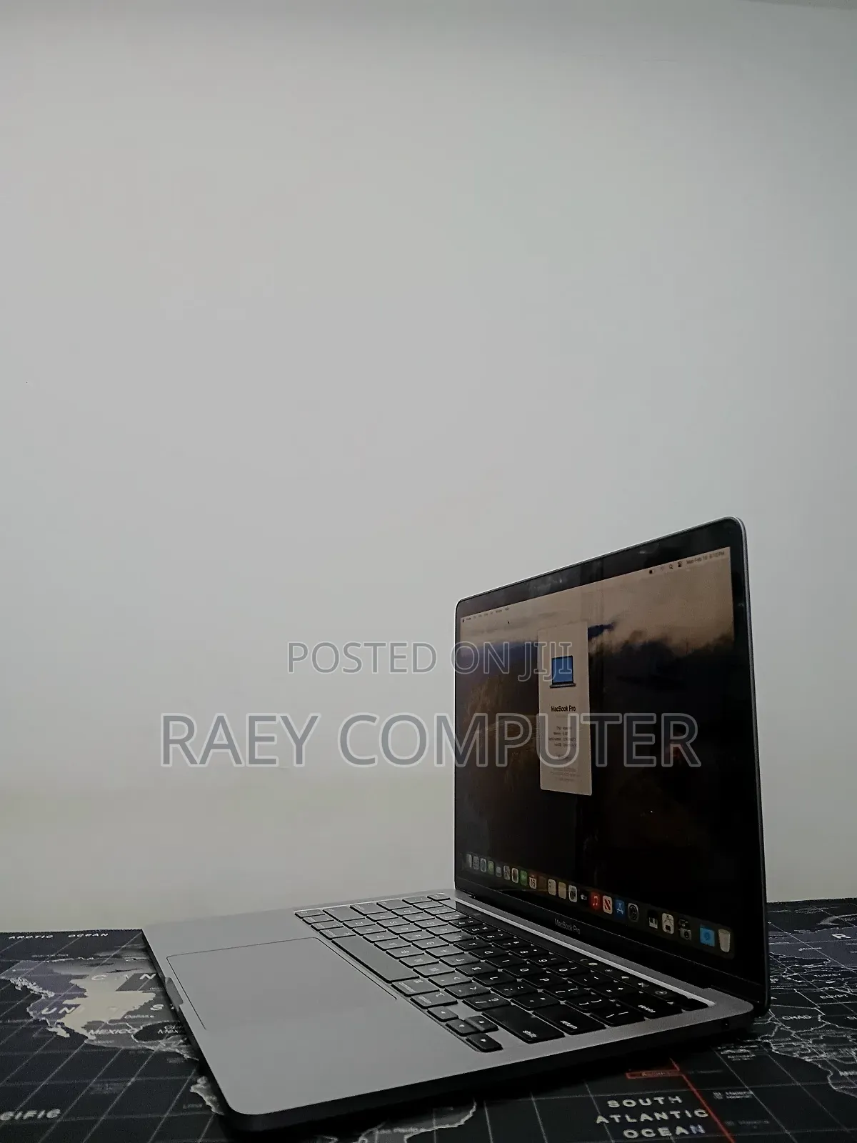 New Laptop Apple MacBook Pro 2022 M2 8GB Apple M2 Ultra SSD 256GB