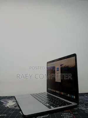 New Laptop Apple MacBook Pro 2022 M2 8GB Apple M2 Ultra SSD 256GB