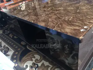 Salon Table