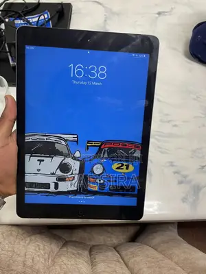 New Apple iPad Air 32 GB Black