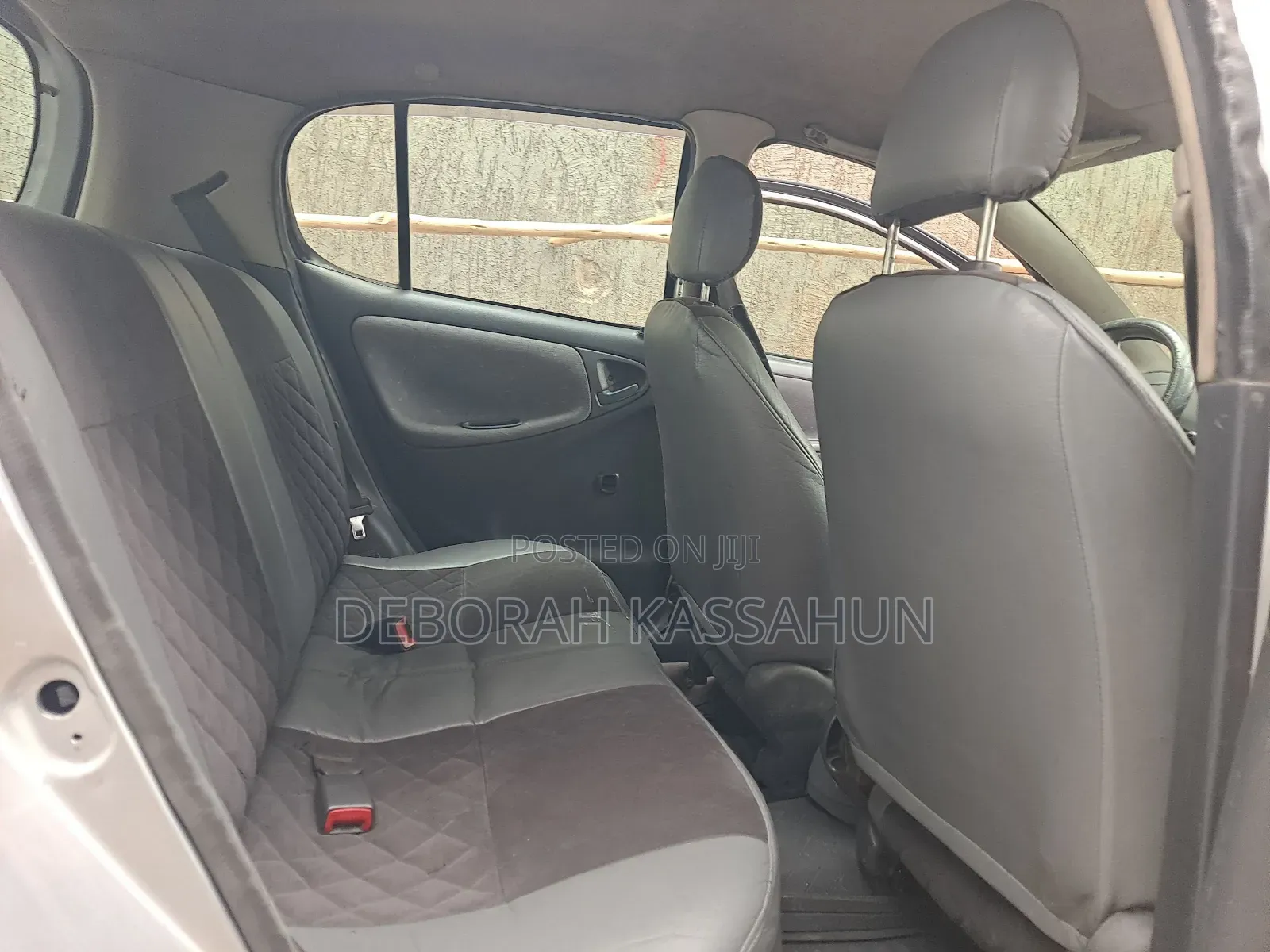 Toyota Vitz 2000 Silver