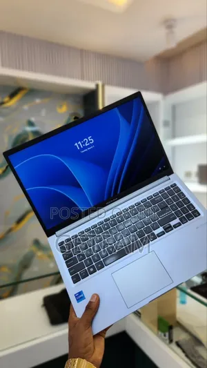 New Laptop Asus VivoBook 15 X505BA 16GB Intel Core i7 SSD 512GB