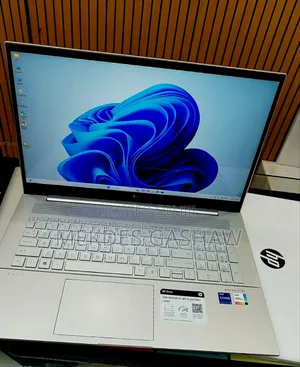 New Laptop HP Envy X2 16GB Intel Core i7 SSD 512GB