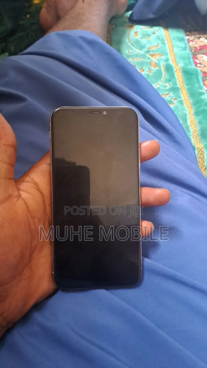 Apple iPhone X 64 GB White