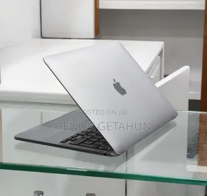 New Laptop Apple MacBook Pro M1 8GB Apple M1 SSD 256GB