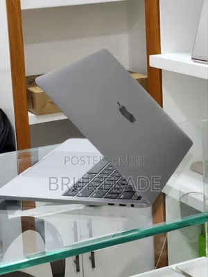 New Laptop Apple MacBook Pro 2020 M1 16GB Apple M1 Pro SSD 256GB