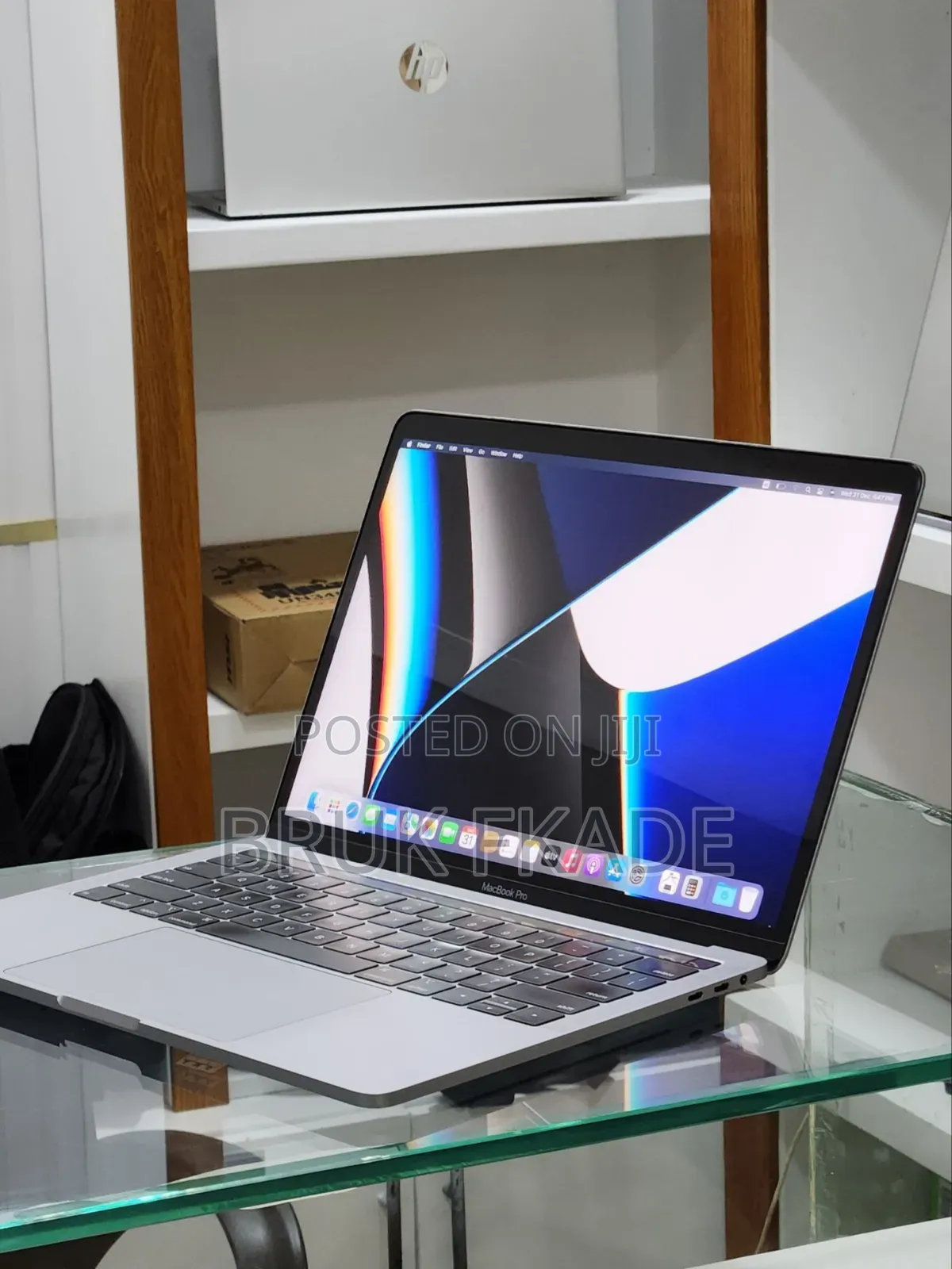 New Laptop Apple MacBook Pro 2020 M1 16GB Apple M1 Pro SSD 256GB