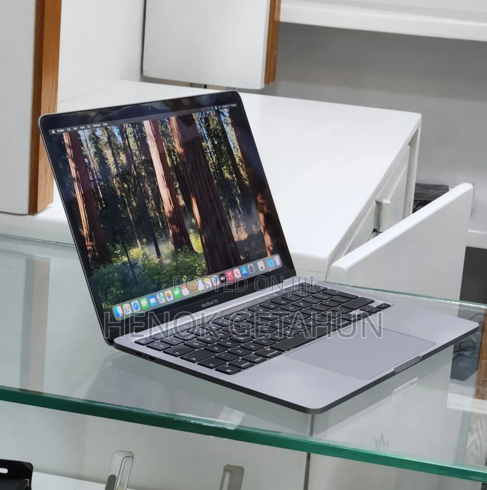 New Laptop Apple MacBook Pro M1 8GB Apple M1 SSD 256GB
