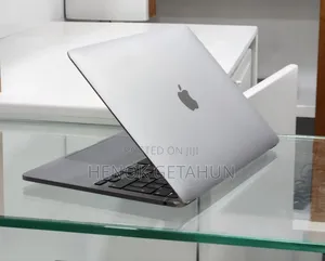 New Laptop Apple MacBook Pro M1 8GB Apple M1 SSD 256GB