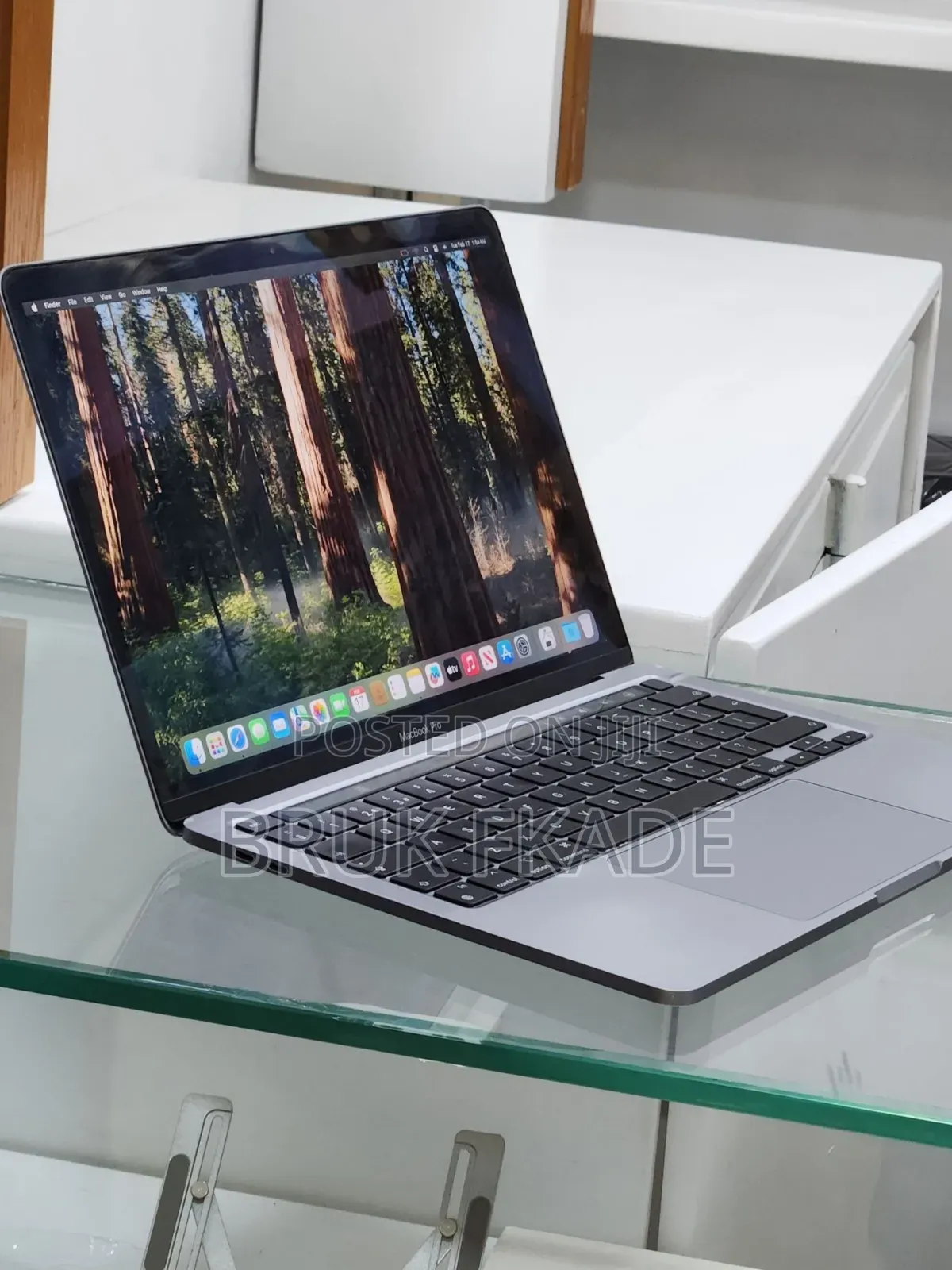 New Laptop Apple MacBook Pro M1 8GB Apple M1 Pro SSD 256GB