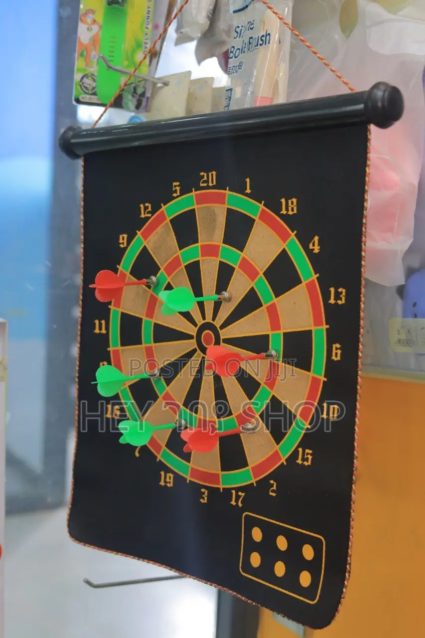 Magnetic Dart Board በቤትዎ ውስጥ ከልጆችዎ ጋር ሊጫወቱበት የሚችል ዳርት