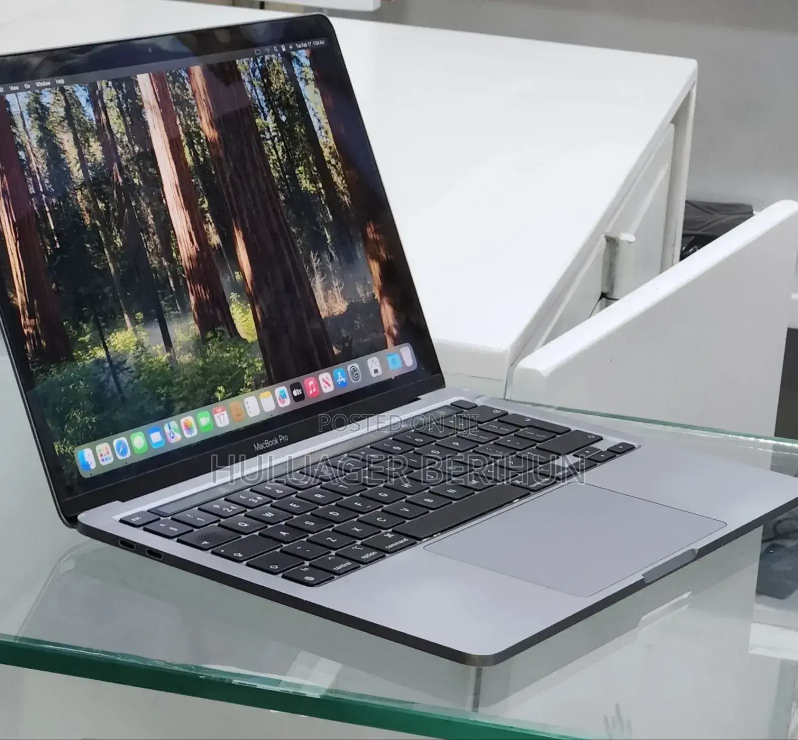 New Laptop Apple MacBook Pro 2021 M1 8GB Apple M1 Pro SSD 256GB
