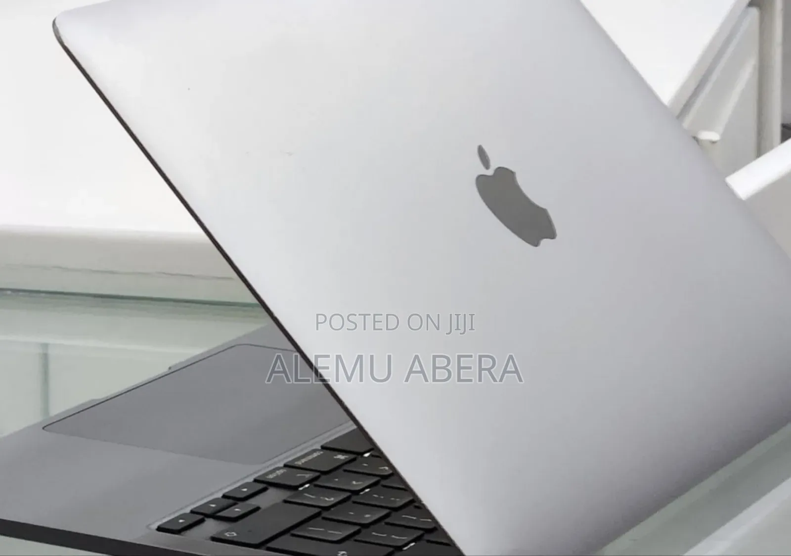 New Laptop Apple MacBook Pro M1 8GB Apple M1 SSD 256GB