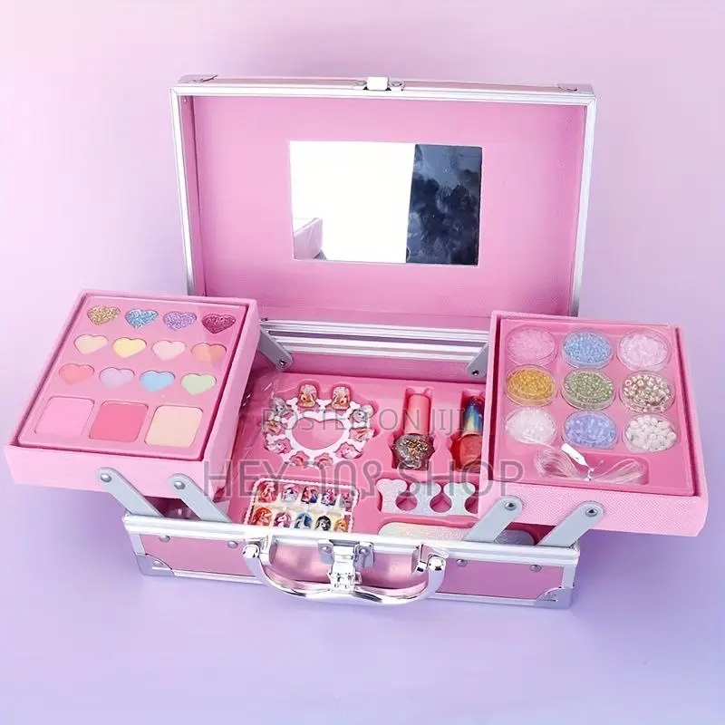 Shining Makeup Kit >ለልጆች ጨዋታ ታስቦ የተዘጋጀ የተለያየ ሜካፕ ስብስብ