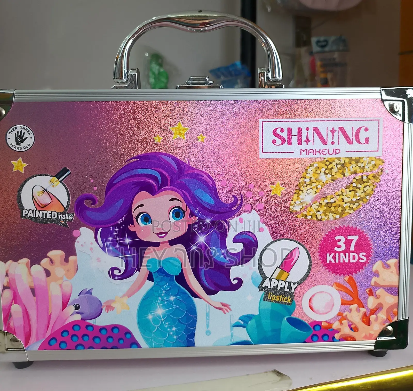 Shining Makeup Kit >ለልጆች ጨዋታ ታስቦ የተዘጋጀ የተለያየ ሜካፕ ስብስብ