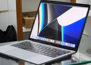 New Laptop Apple MacBook Pro M1 16GB Apple M1 Pro SSD 256GB