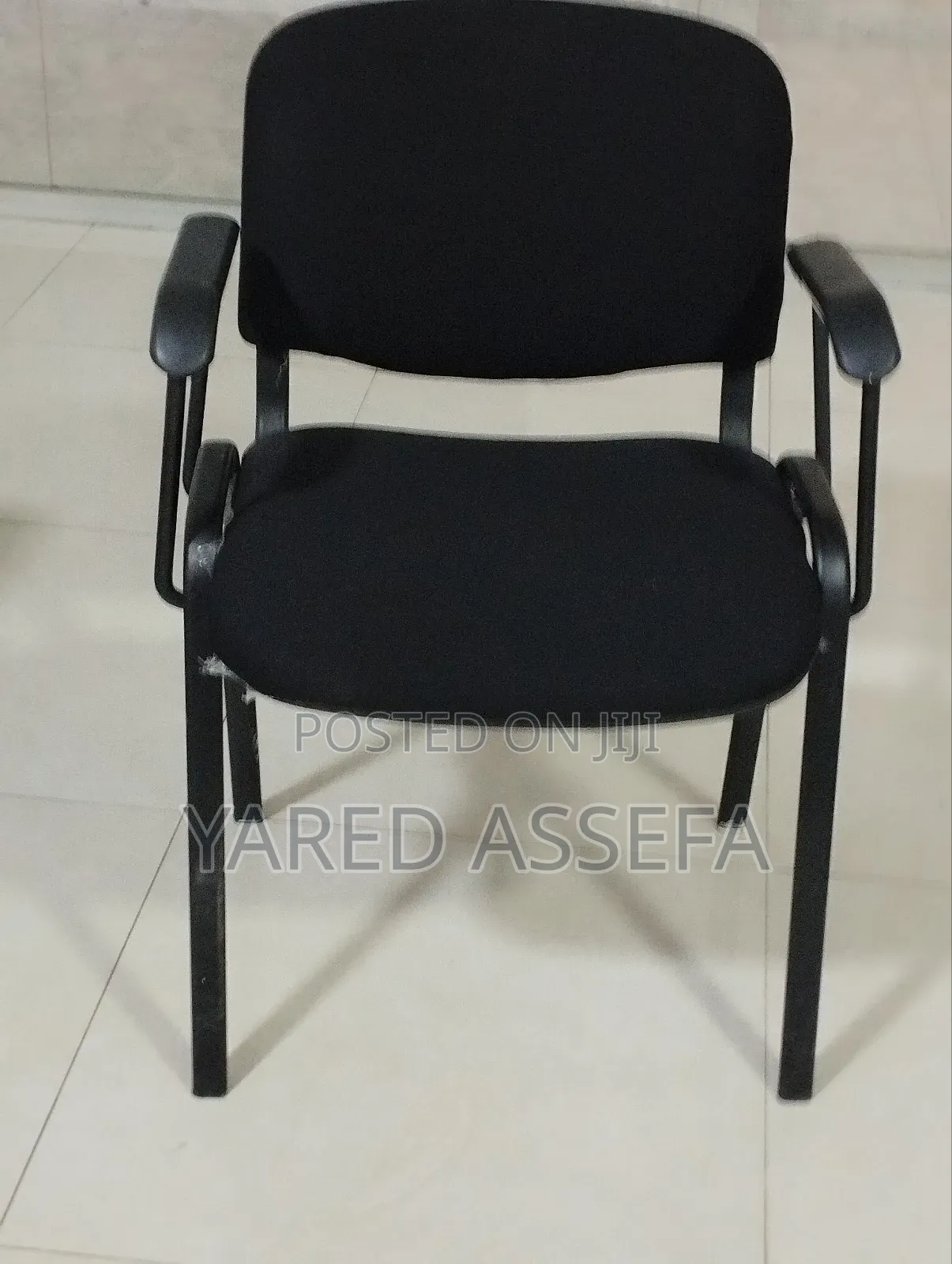 ወንበርና ጠረጴዛ