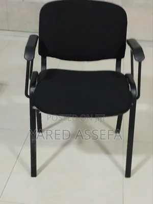 ወንበርና ጠረጴዛ