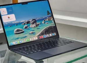 New Laptop Apple MacBook Air 2024 M3 13-inch 16GB Apple M3 SSD 512GB