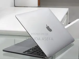 New Laptop Apple MacBook Pro M1 8GB Apple M1 SSD 256GB