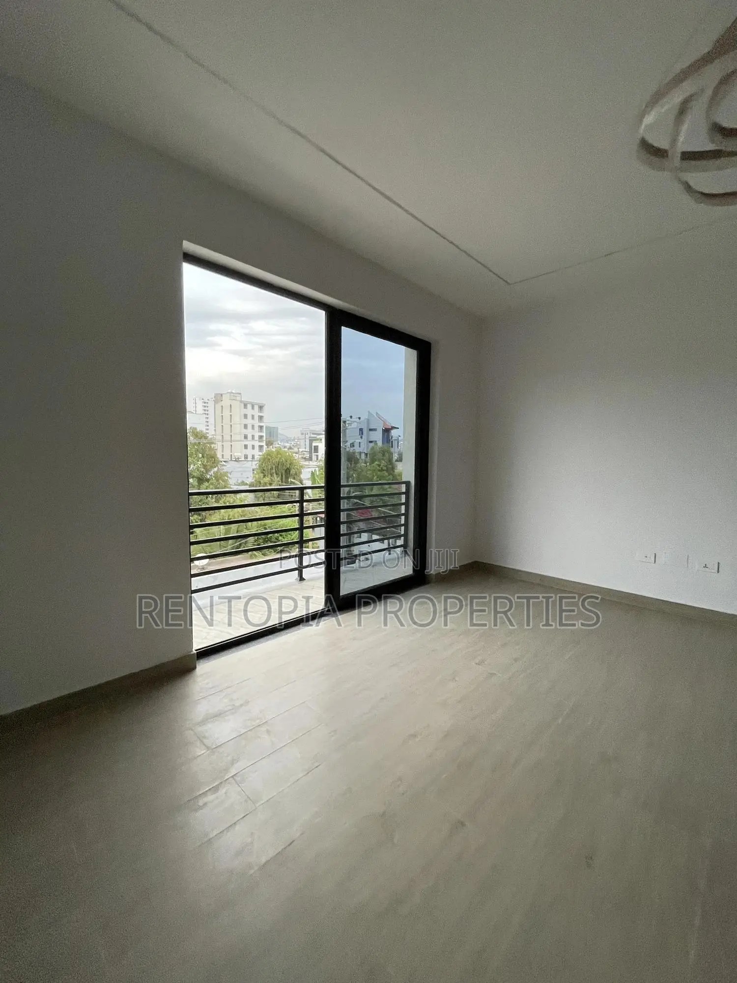 3bdrm Apartment in Yeka for rent