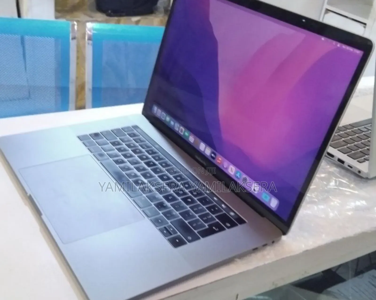 New Laptop Apple MacBook Pro 2017 16GB Intel Core i7 SSD 512GB