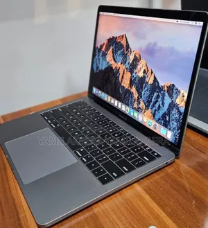 New Laptop Apple MacBook Pro 2017 16GB Intel Core i7 SSD 512GB