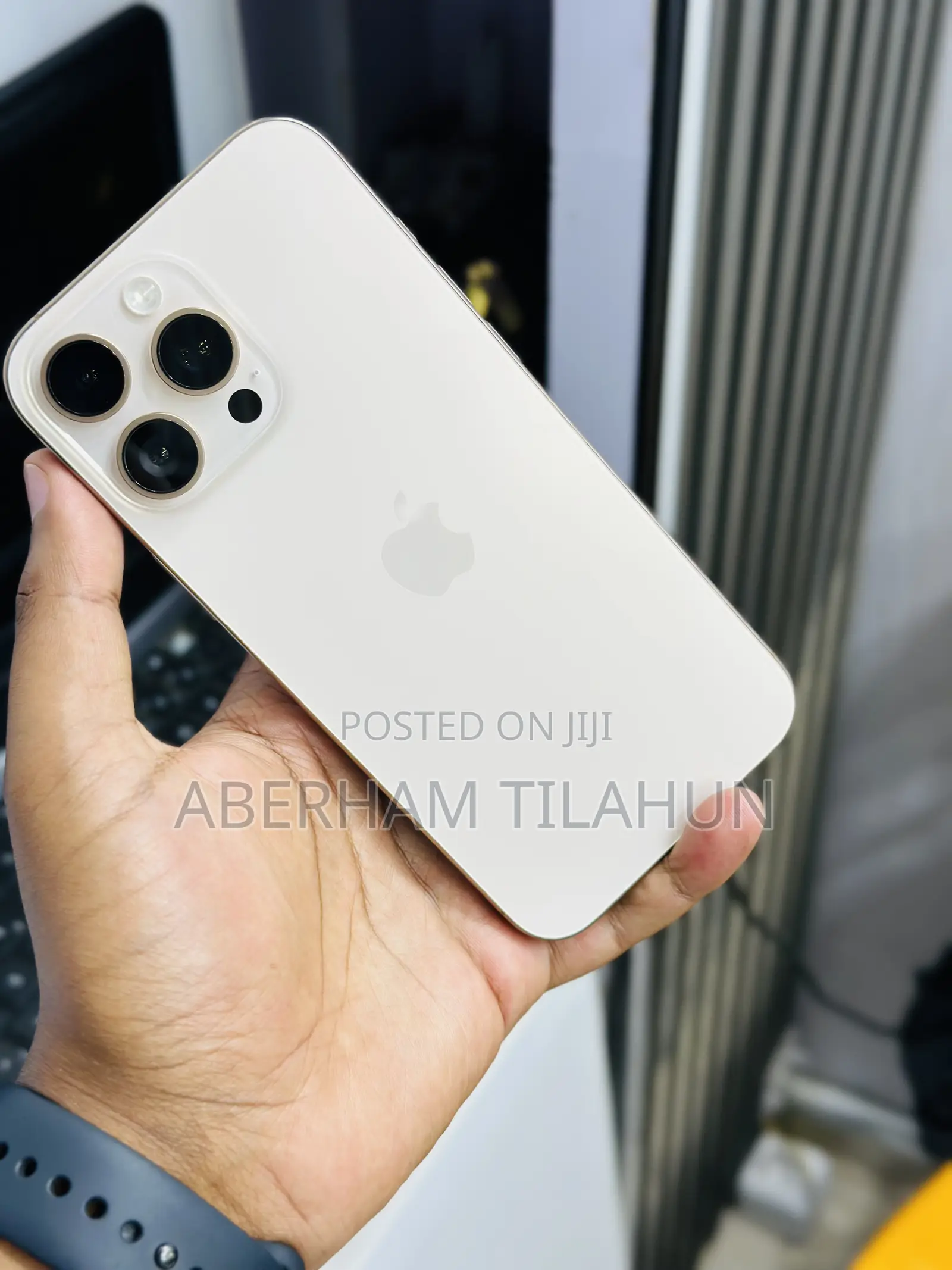 Apple iPhone 16 Pro Max 256 GB Gold