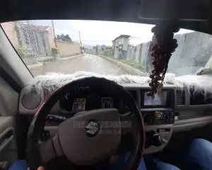 Suzuki Every Wagon 2012 White